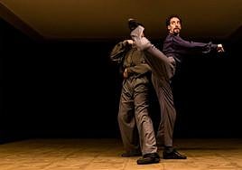 Crítica de danza | 'Los perros': Mordiscos de realidad