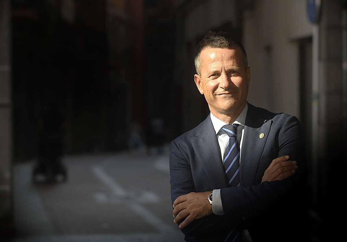 El consejero de Educación del Gobierno Vasco, Jokin Bildarratz, ha cerrado el acuerdo alcanzado con IBM para traer a Donostia el ordendor cuántico.