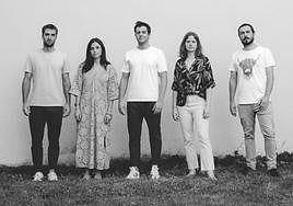 Nøgen taldeko kideak, promozio argazkian.