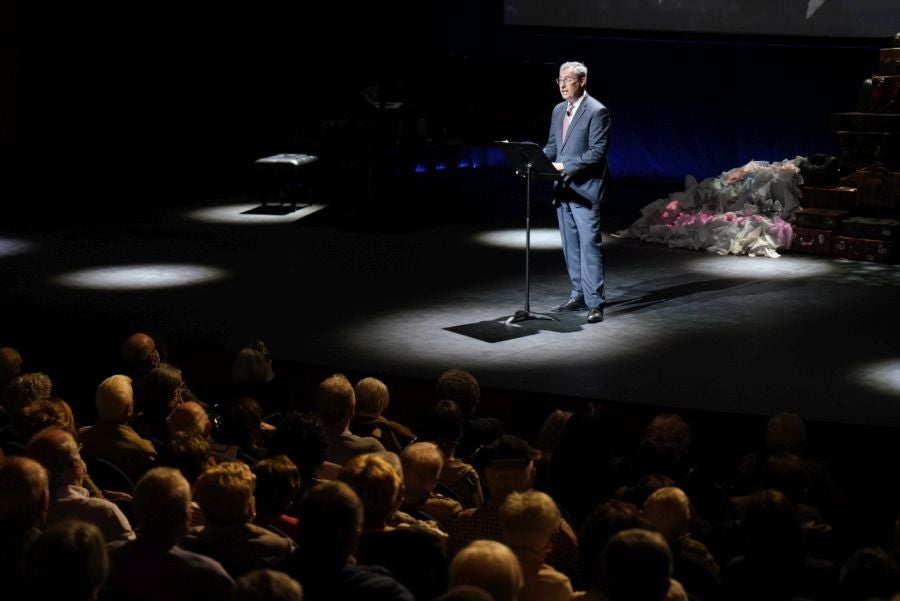 Homenaje a los niños y niñas de la guerra