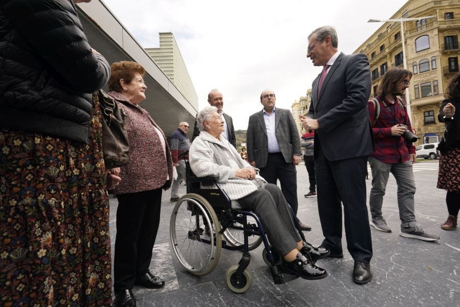 Homenaje a los niños y niñas de la guerra