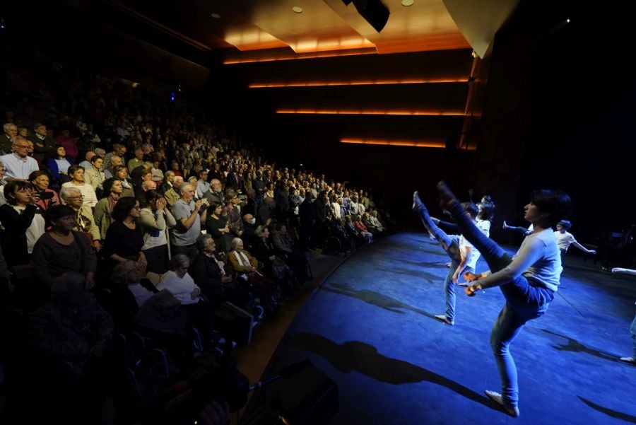 Homenaje a los niños y niñas de la guerra