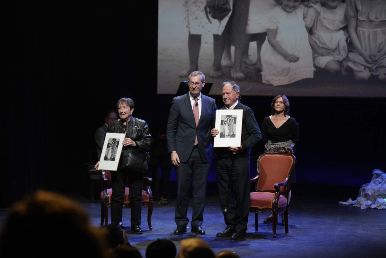 Homenaje a los niños y niñas de la guerra