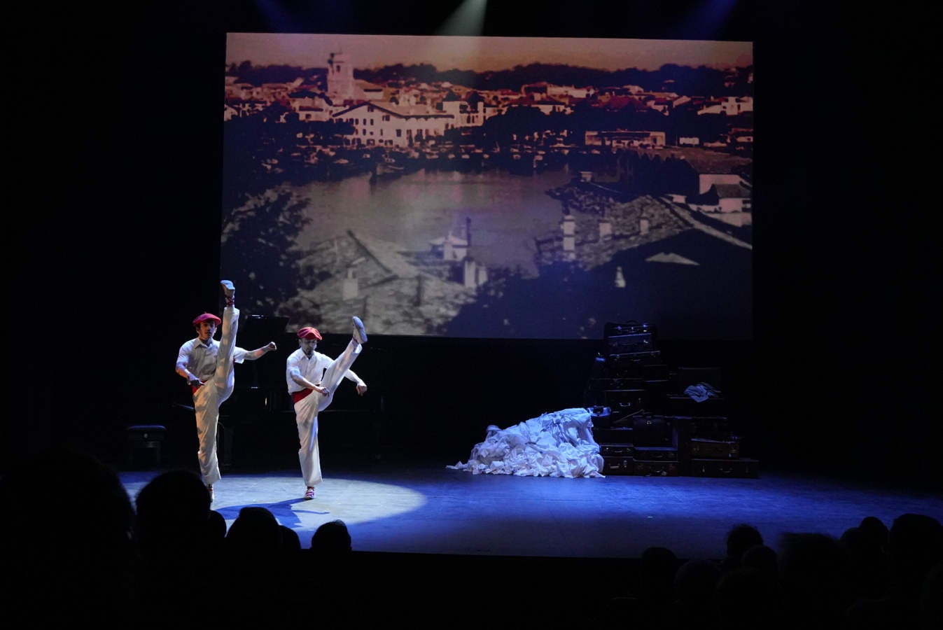 Homenaje a los niños y niñas de la guerra