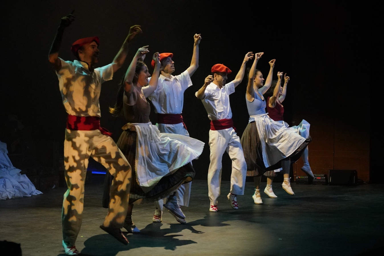 Homenaje a los niños y niñas de la guerra