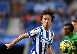 Take Kubo durante una acción ofensiva ayer en el partido del Reale Arena.