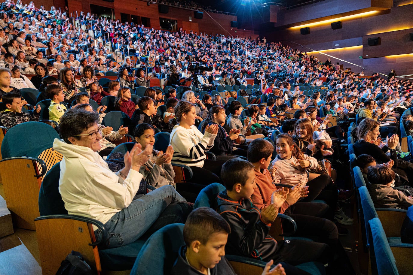 Un Ravel gigante &#039;atrapa&#039; a miles de escolares