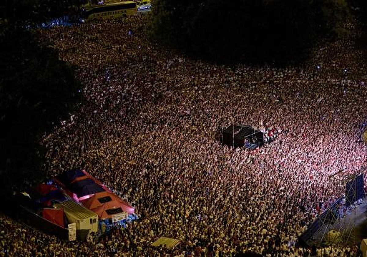 El concierto de La Oreja de van Gogh en la plaza de los Fueros fue el más multitudinario de los Sanfermines de 2022