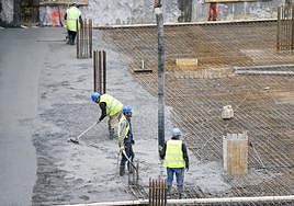 Euskadi da el primer paso para poder subir a 1.400 euros el SMI vasco