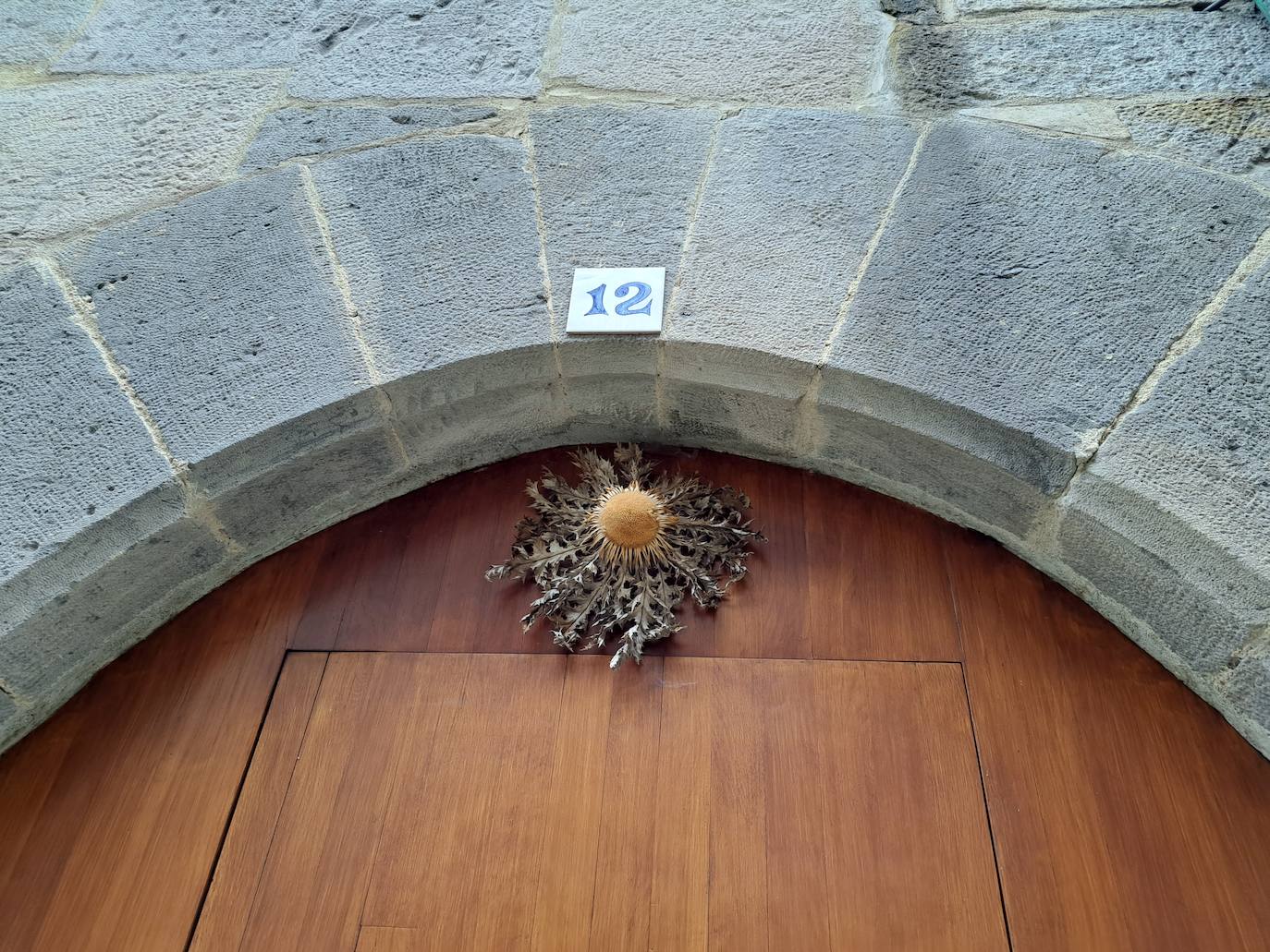 Aitzorrotz, una mole sobre el Alto Deba