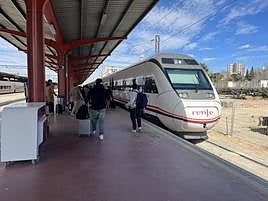Intercity a Madrid: 5 horas de lentitud, incomodidad y enfado