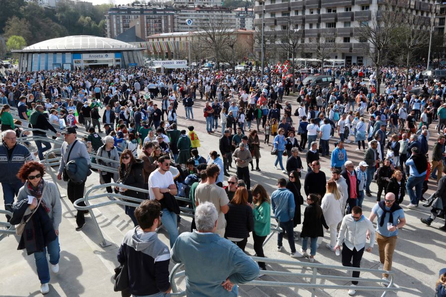 Ambiente de gala en la previa al Aviron Bayonnais - Pau