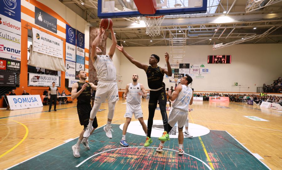 El Guuk Gipuzkoa se lleva el derbi del basket guipuzcoano
