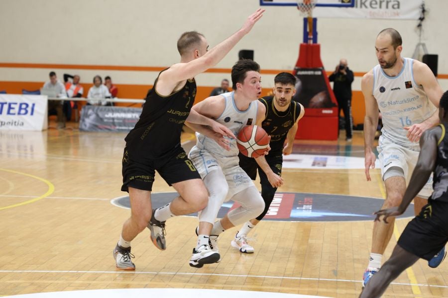 El Guuk Gipuzkoa se lleva el derbi del basket guipuzcoano