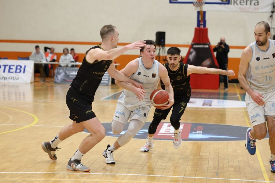 El Guuk Gipuzkoa se lleva el derbi del basket guipuzcoano