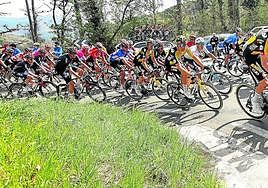 La Itzulia volverá a subir a Alkiza, como ya hiciera en 2021, con Oomen y Valverde al frente.