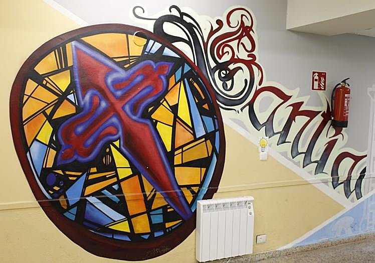 Mural. Una de las características más llamativas del albergue son sus murales, como este de la entrada.