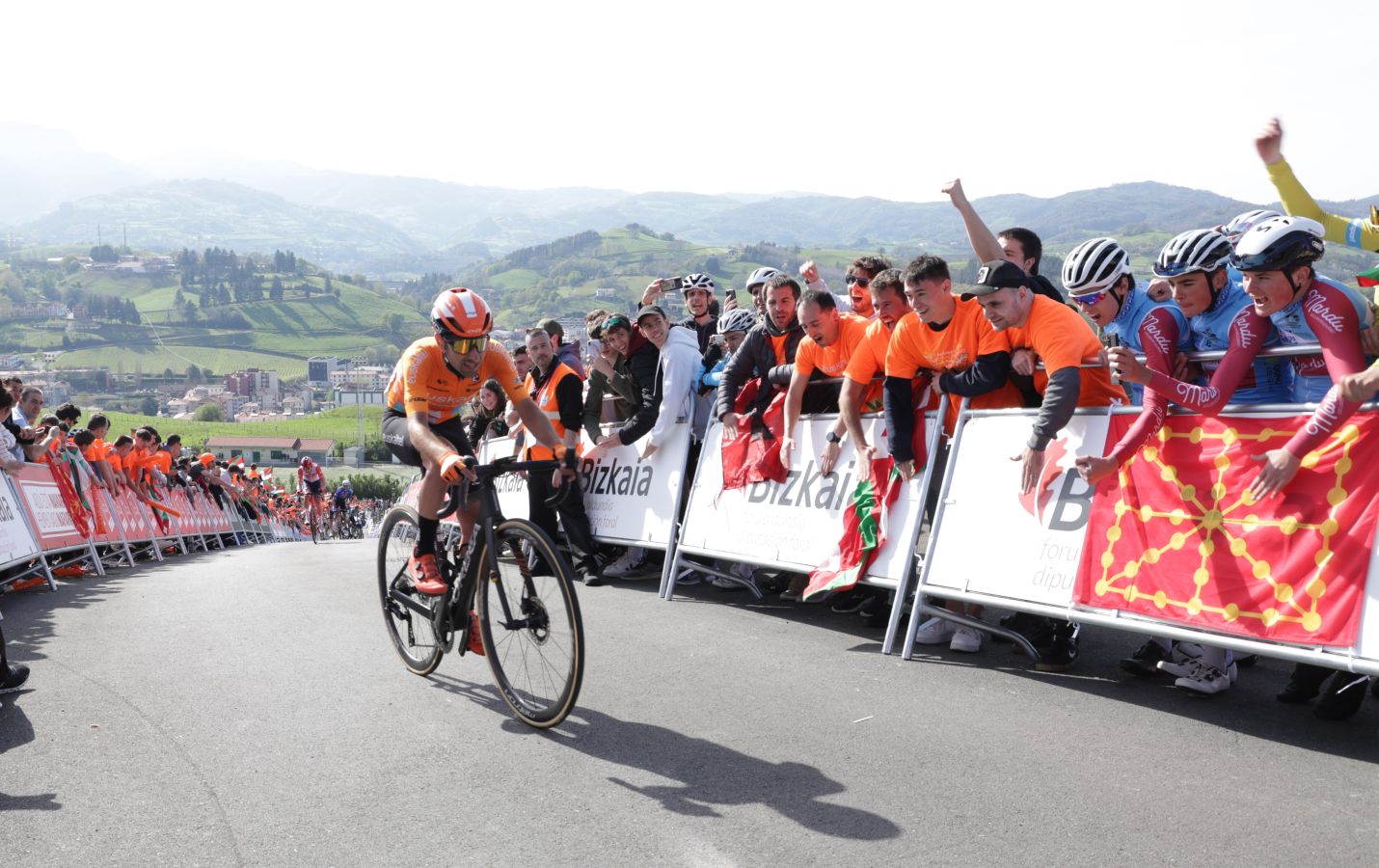 El espectáculo de la subida a Hika