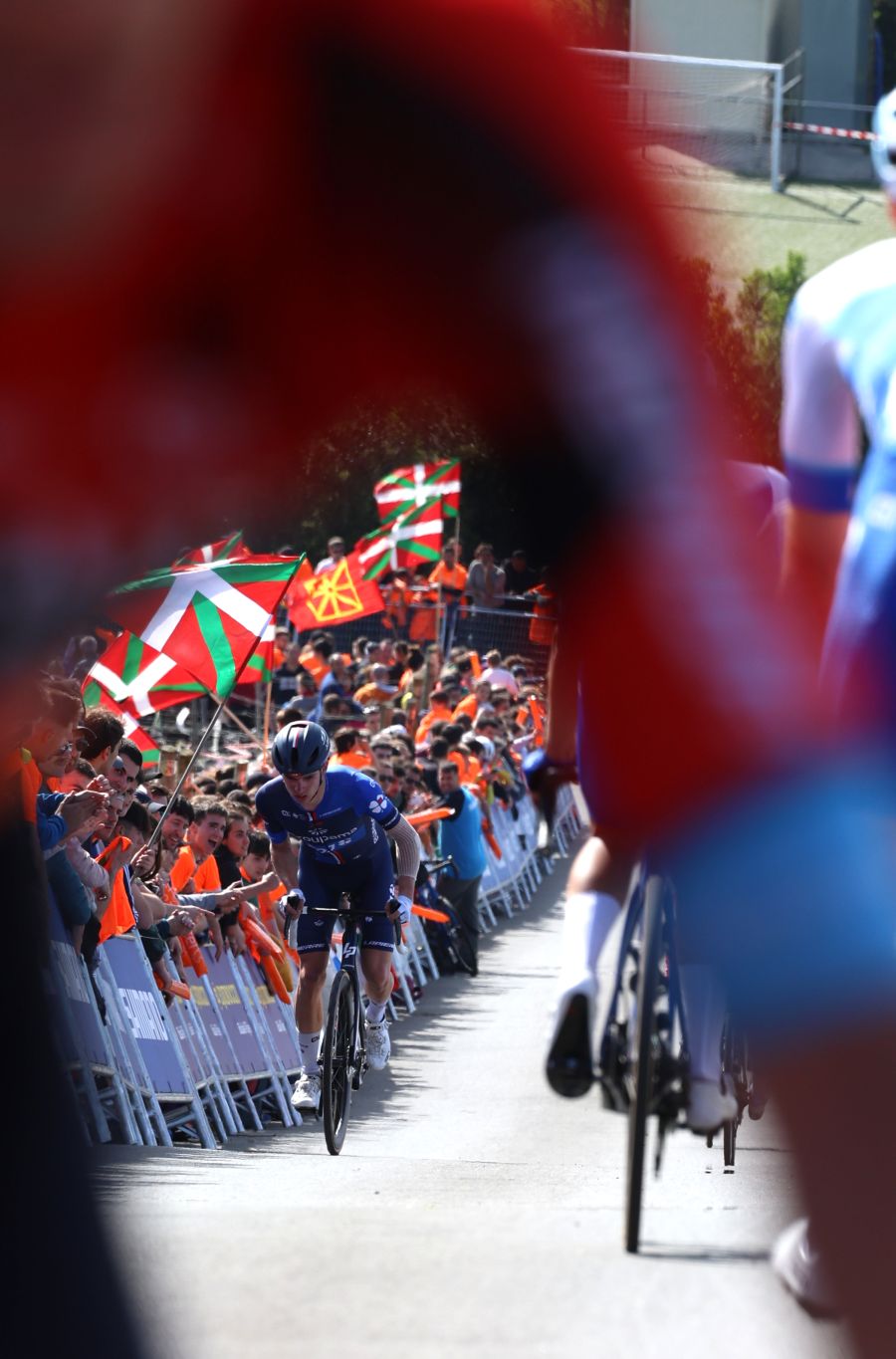 El espectáculo de la subida a Hika