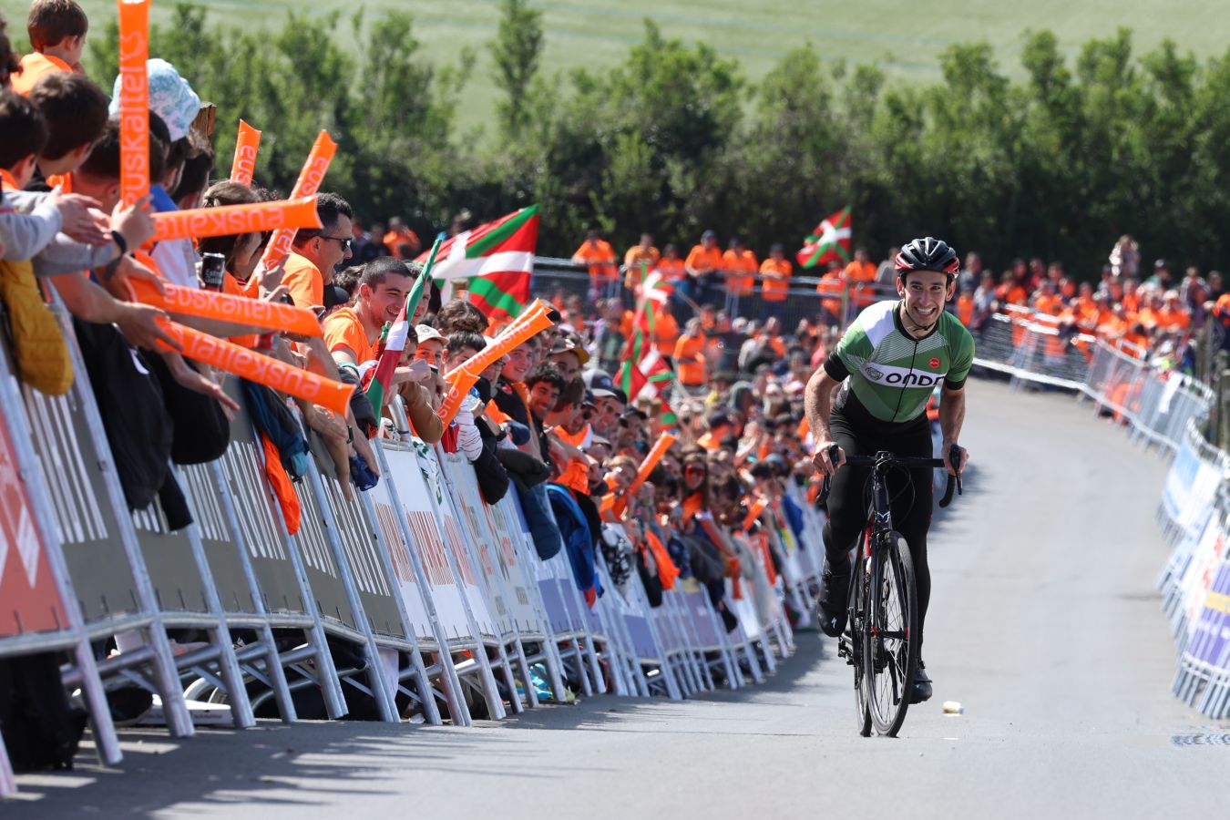 El espectáculo de la subida a Hika