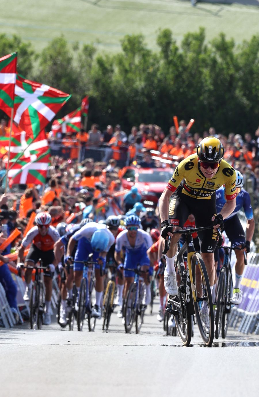 El espectáculo de la subida a Hika