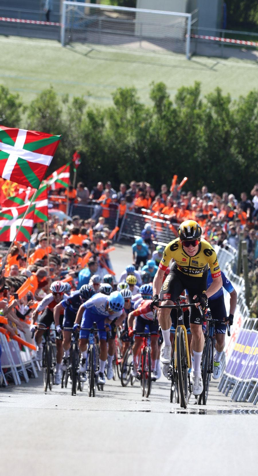 El espectáculo de la subida a Hika