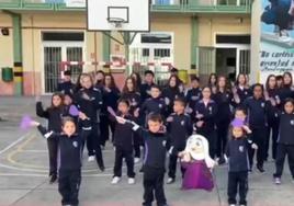 Los alumnos participan en el lema del colegio