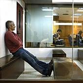 El Gobierno Vasco rechaza la equiparación de víctimas y etarras que implica a más municipios