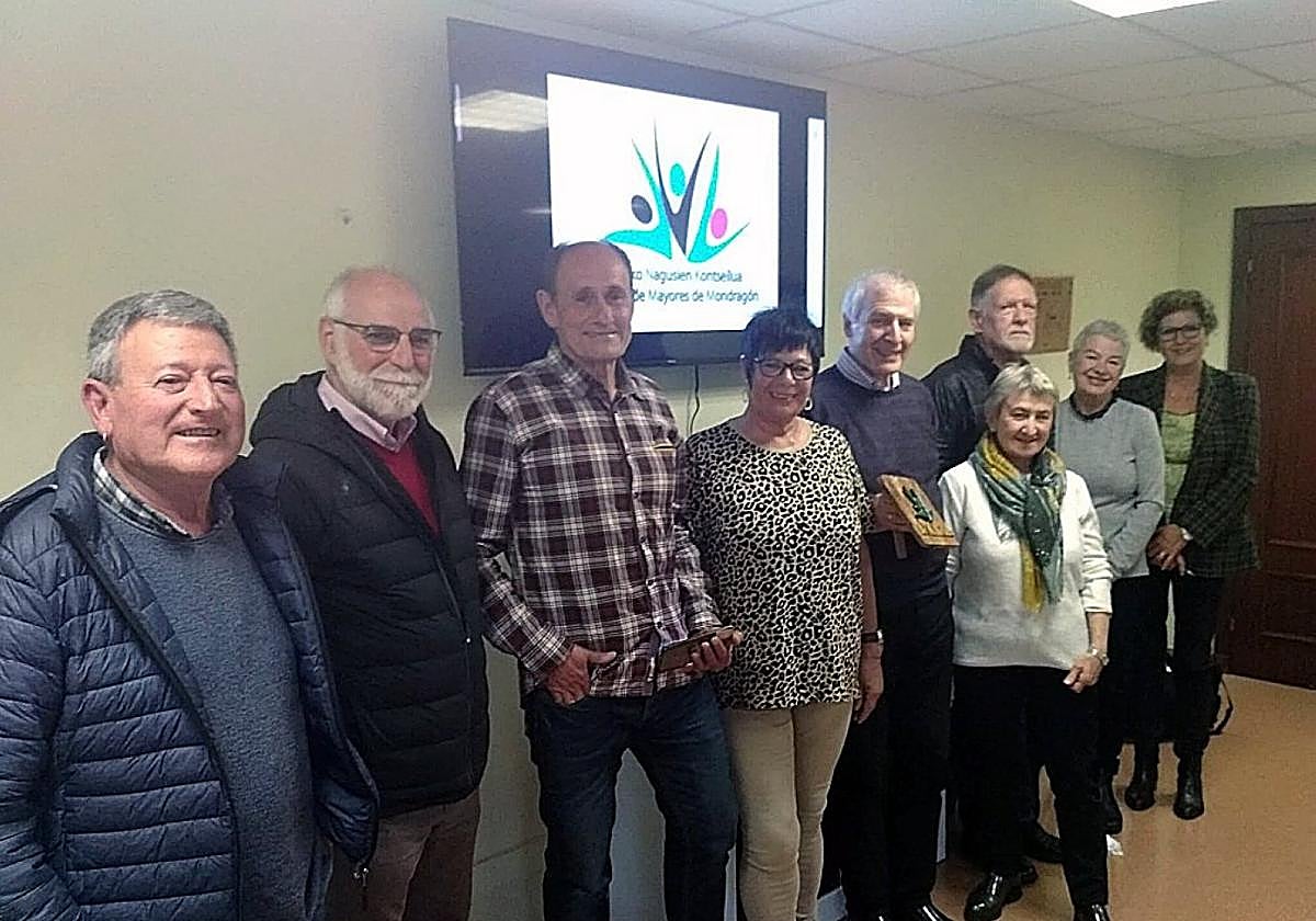 Miembros de Nagusien Kontseilua durante un acto reciente en Arrasate.