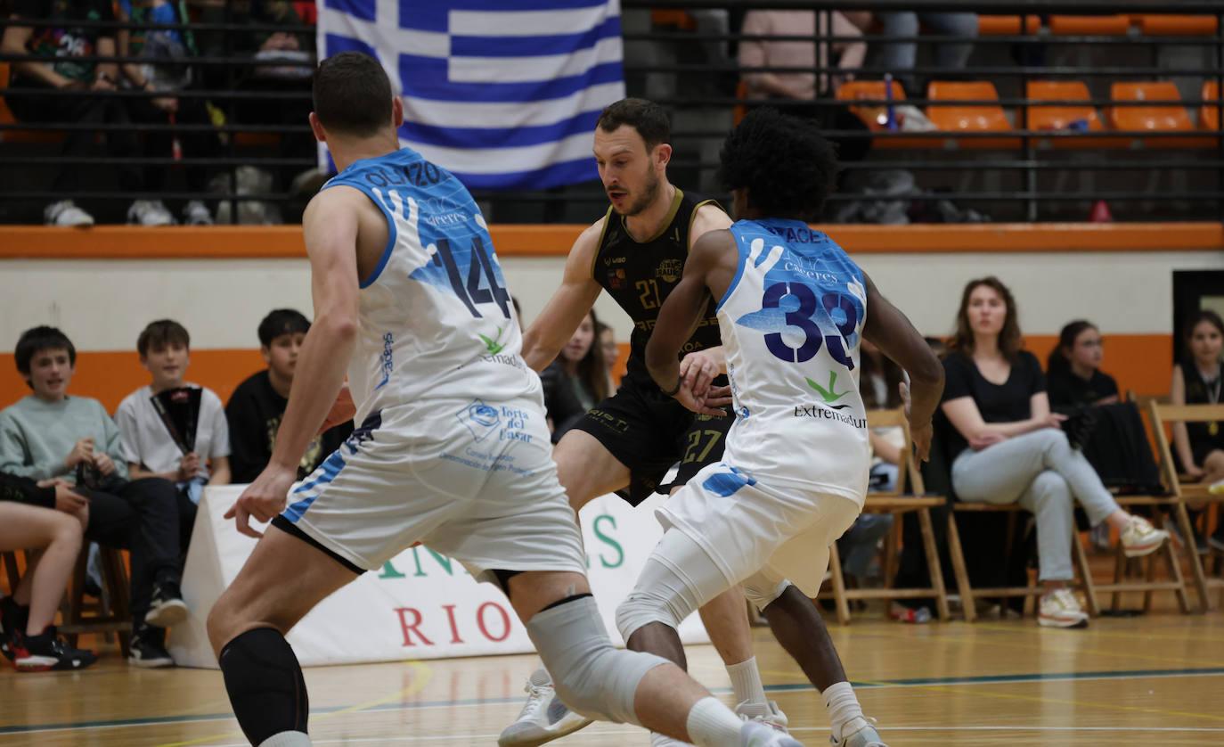 Las mejores imágenes del Iraurgi-Cáceres