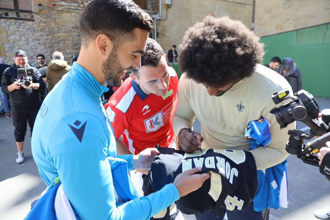 Una estrella de la NFL, de visita en San Sebastián