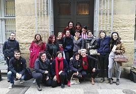 'Kontrako eztarritik' saiakeraren aurkezpeneko irudia.