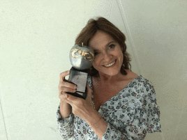 Mireia Gabilondo, ayer en Cádiz, con su Premio Max.