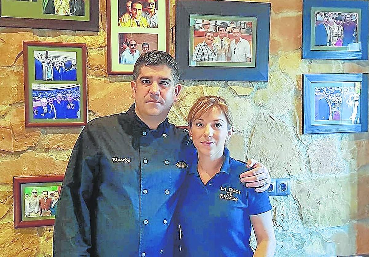 Ricardo y Vanessa, en su reconocido restaurante de Burriana.