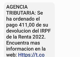 Formato del SMS fraudulento que están recibiendo decenas de contribuyentes.