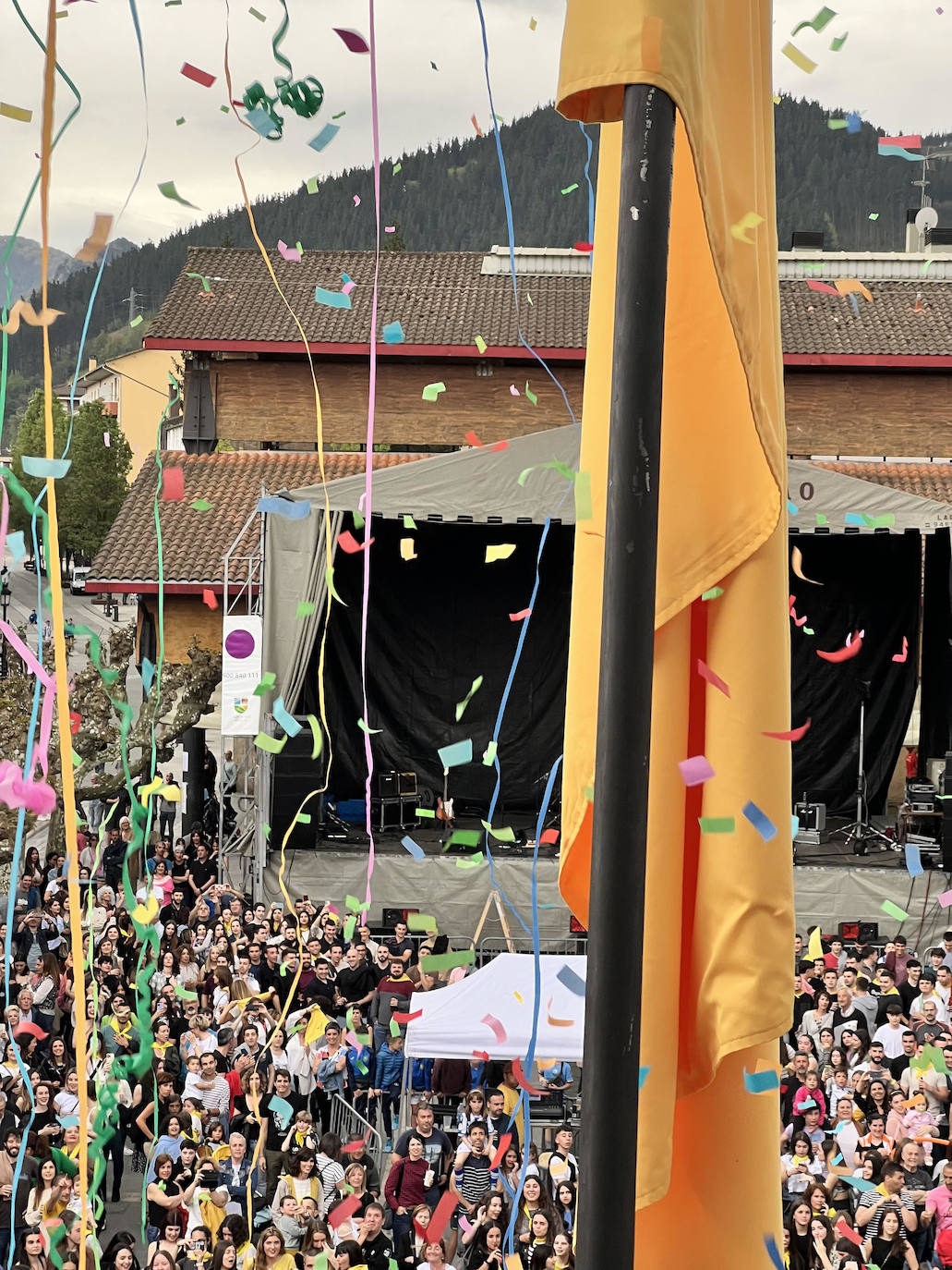 Txupinazo por todo lo alto en Lazkao