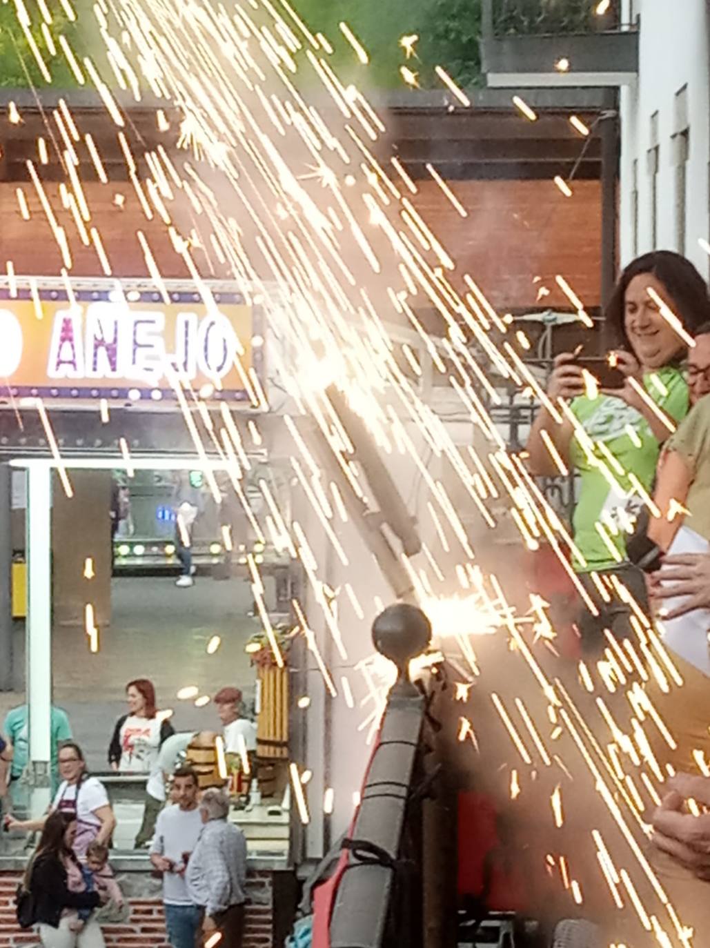 Txupinazo por todo lo alto en Lazkao