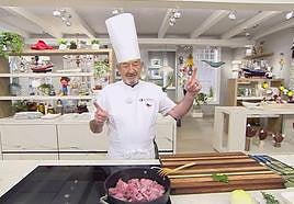 Karlos Arguiñano, contando la anécdota de sus cerdas.