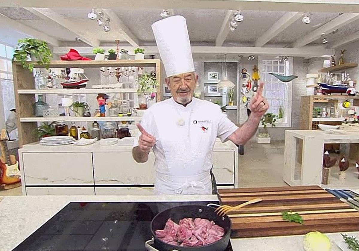 Karlos Arguiñano, contando la anécdota de sus cerdas.