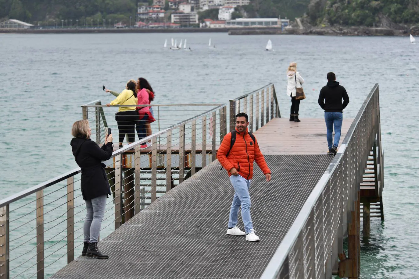 Gipuzkoa se llena de turistas por el puente del primero de mayo El