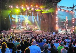 En acción. Springsteen y la E Street Band durante su concierto en Montjuic.