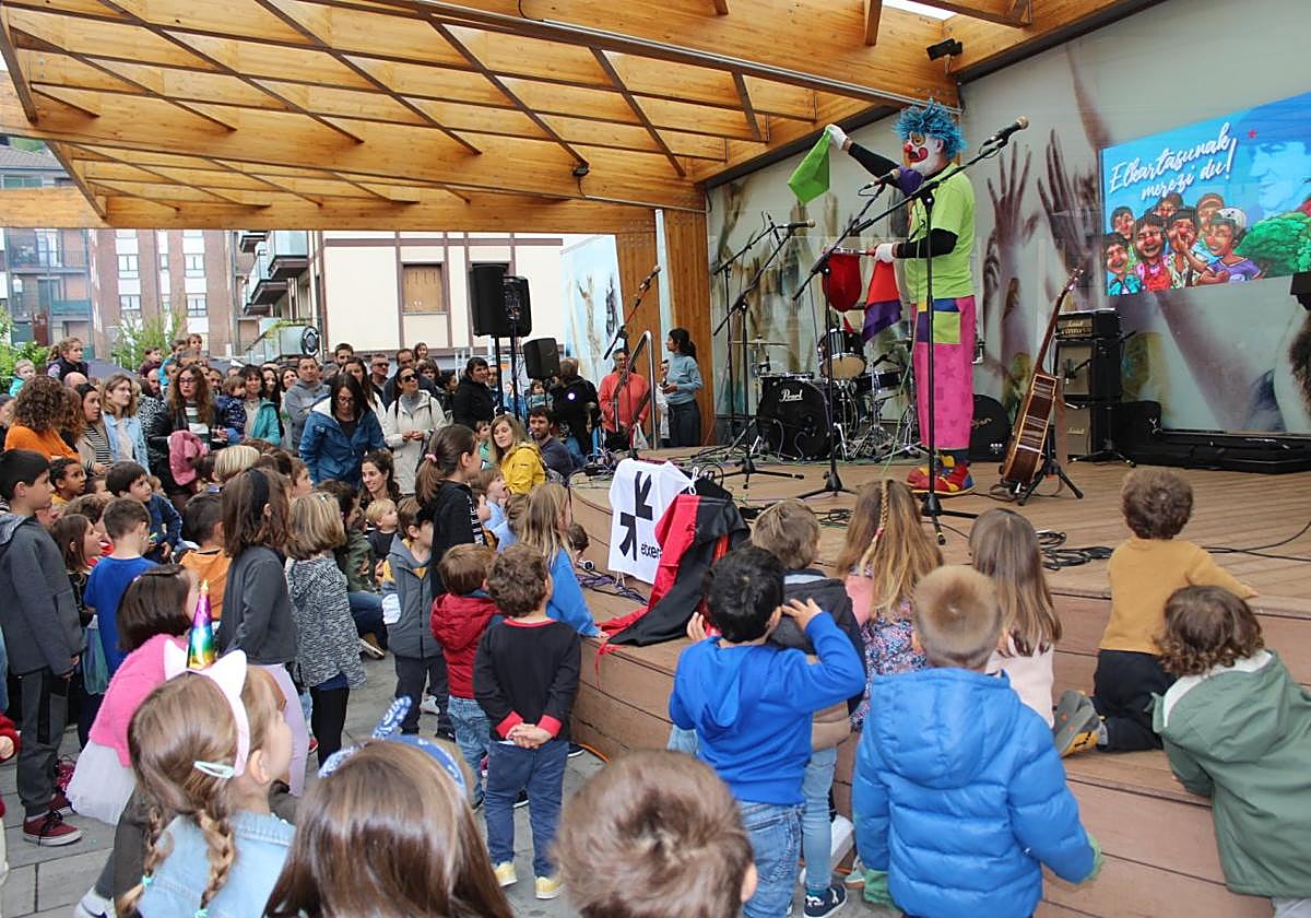 El pueblo de Astigarraga recordó a Joxemi