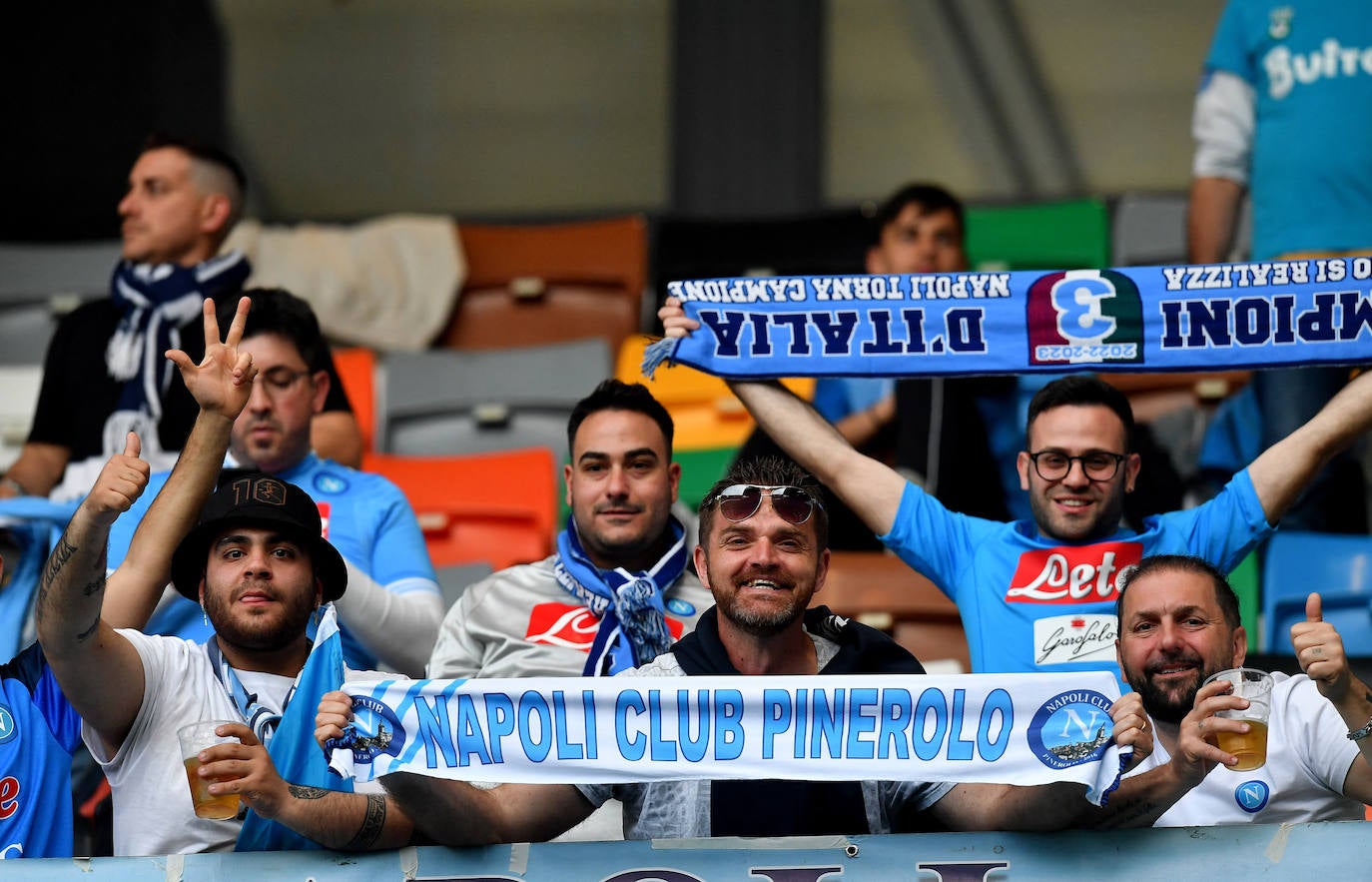 El Nápoles gana el Scudetto y desata la locura entre sus tifosi