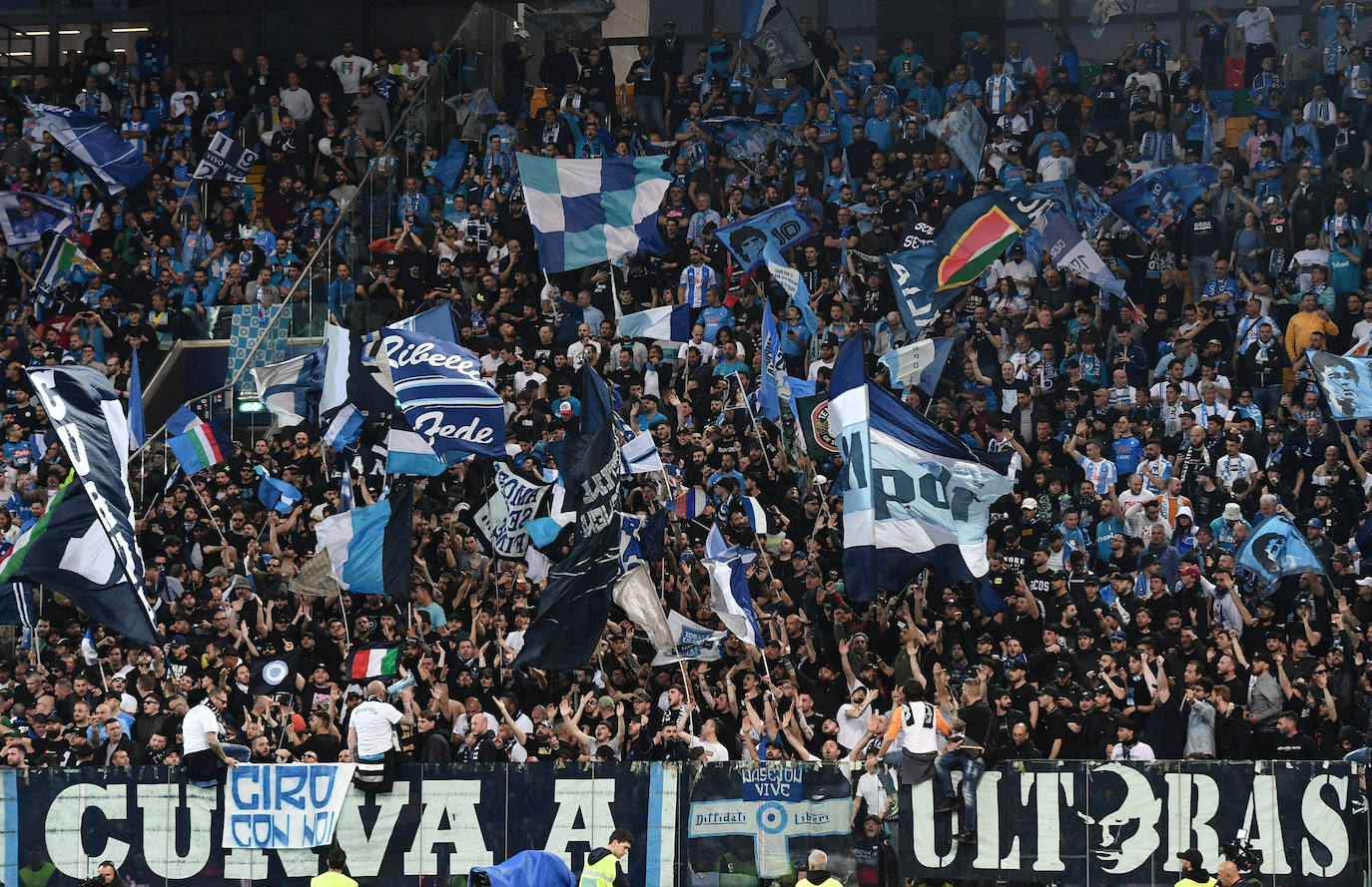 El Nápoles gana el Scudetto y desata la locura entre sus tifosi