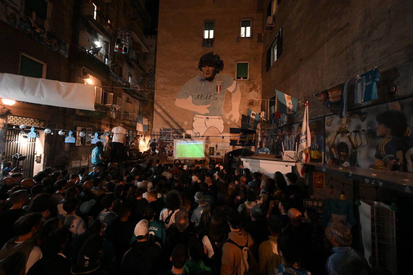 El Nápoles gana el Scudetto y desata la locura entre sus tifosi