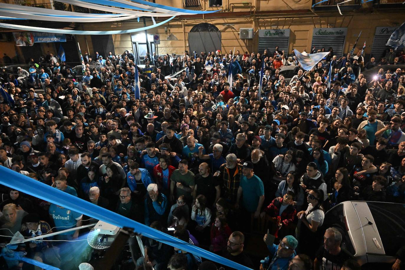El Nápoles gana el Scudetto y desata la locura entre sus tifosi