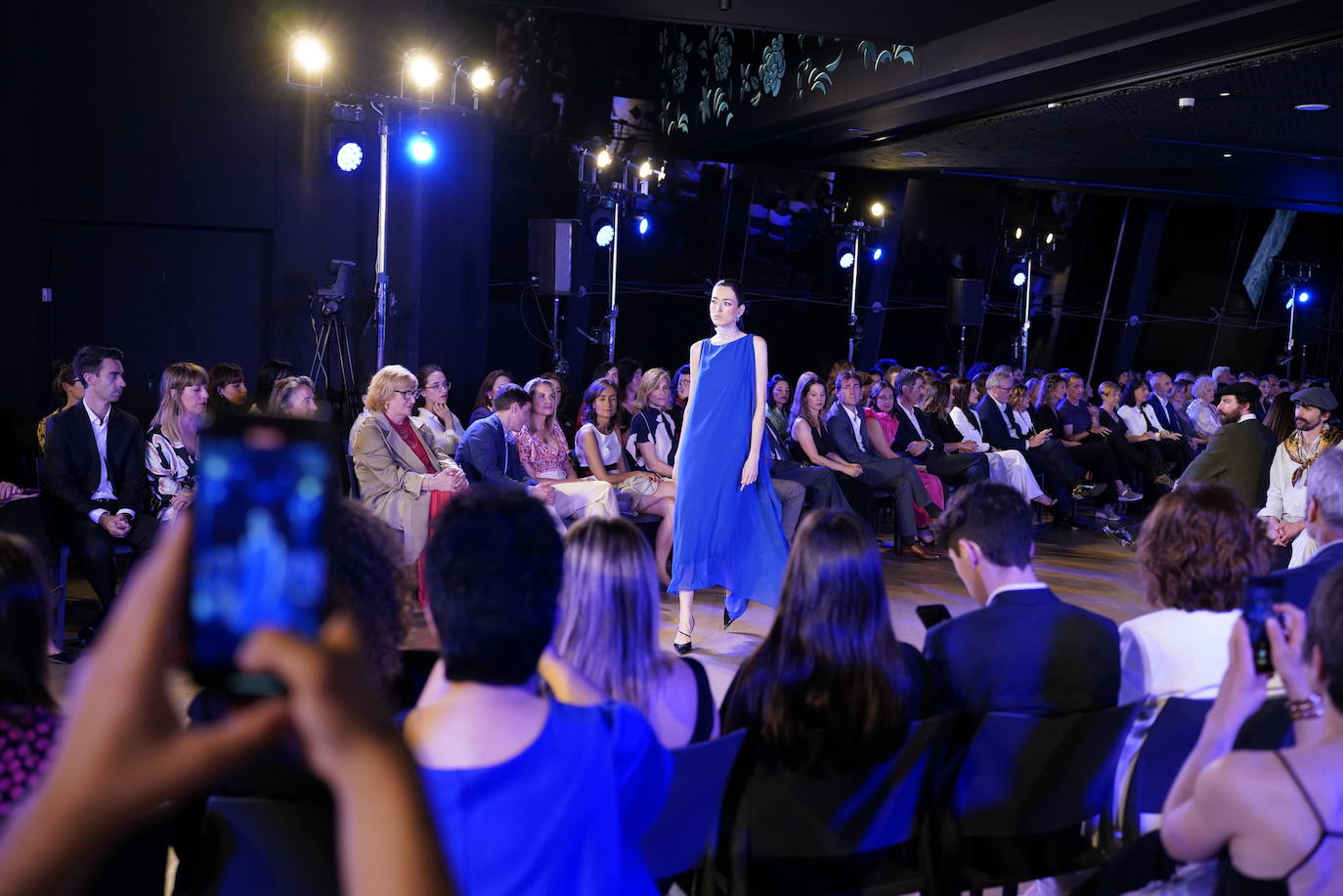 Diez estrellas deslumbran en Balenciaga