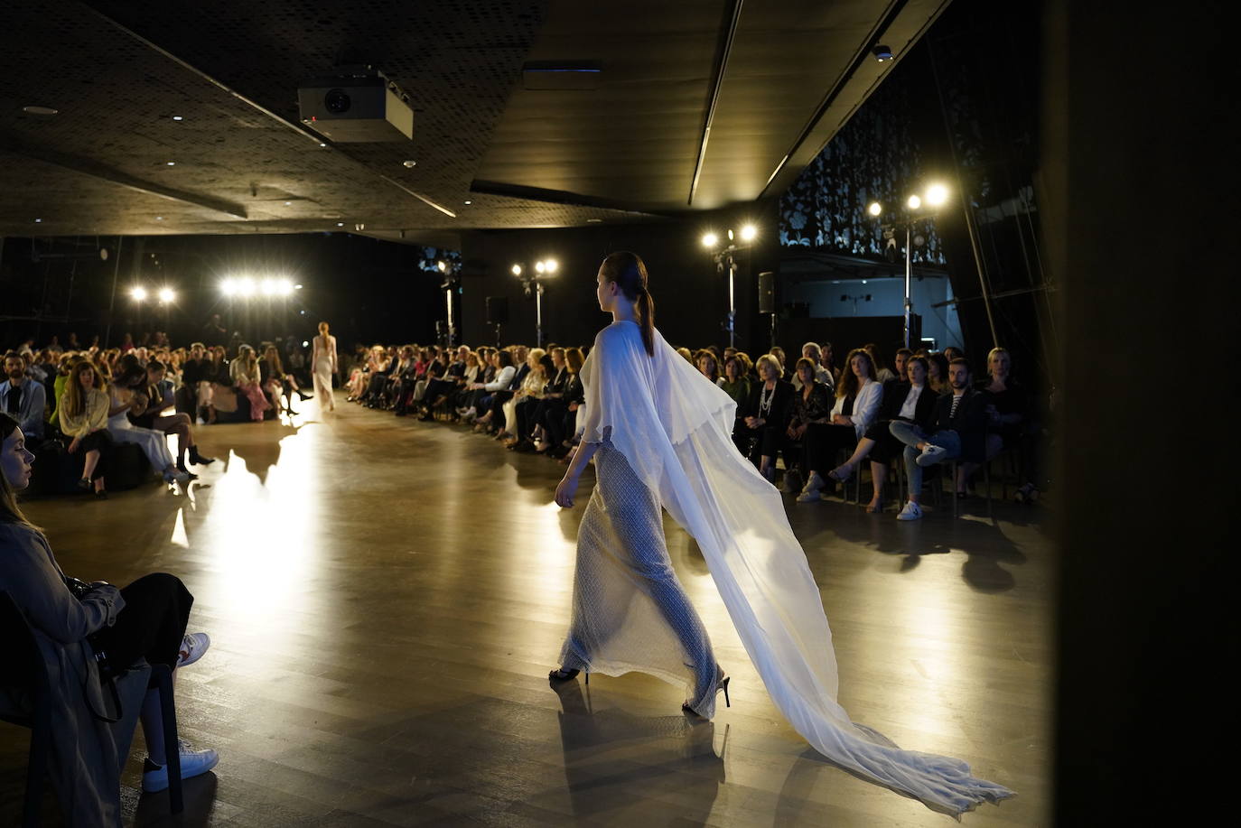 Diez estrellas deslumbran en Balenciaga