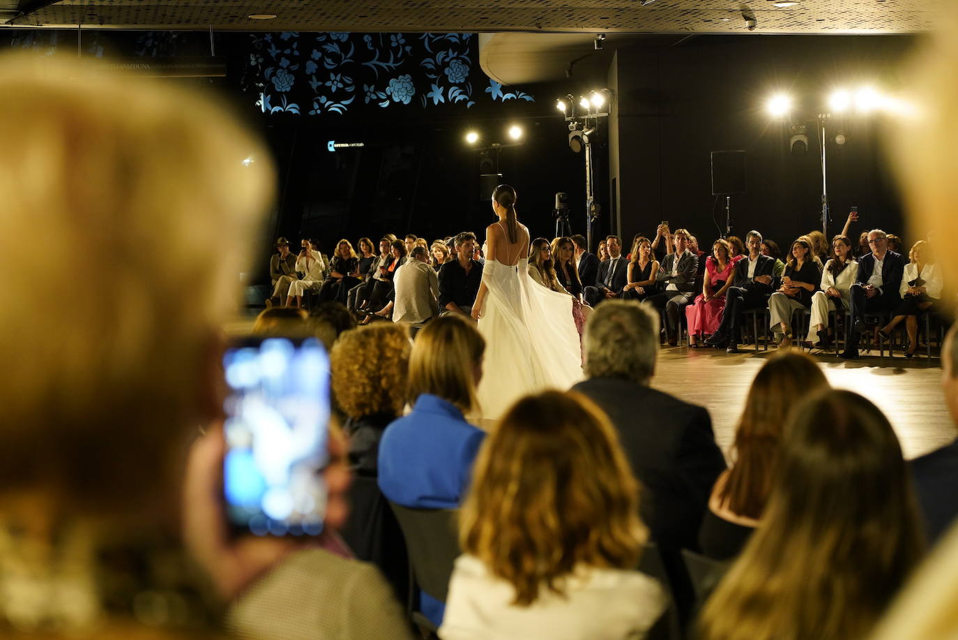 Diez estrellas deslumbran en Balenciaga