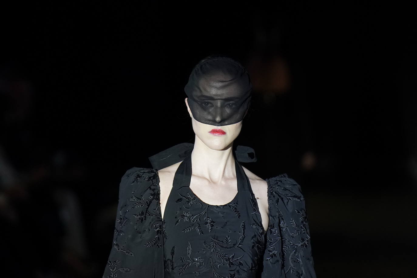 Diez estrellas deslumbran en Balenciaga